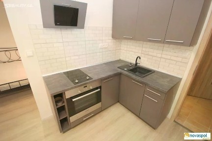 Praha, Praha 8, Karlín, Březinova, 12