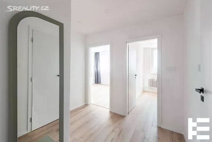 Pronájem bytu 3+1 73 m² Nad strouhou, Praha - Braník
