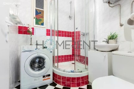 Pronájem bytu 1+kk 30 m² Bartoškova, Praha - Nusle