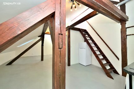 Pronájem bytu 1+kk 38 m² Oldřichova, Praha - Nusle