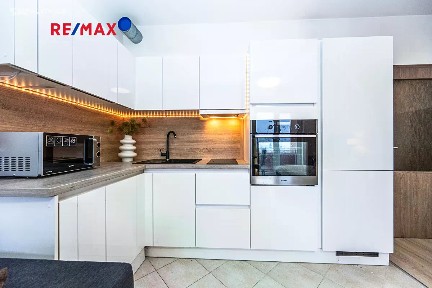 Pronájem bytu 1+kk 33 m² Sicherova, Praha - Kyje