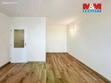 Pronájem bytu 1+kk 33 m² V Honech, Klecany