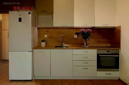 Pronájem bytu 1+kk 38 m² Klapálkova, Praha - Chodov