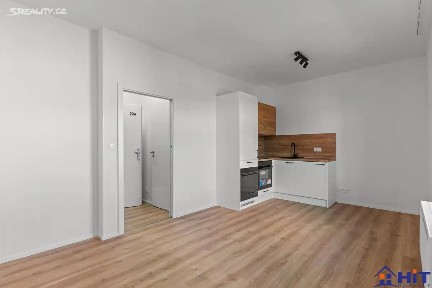 Prodej bytu 1+kk 21 m² Jenečská, Praha - Liboc