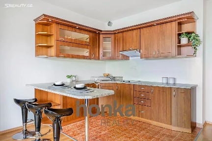 Prodej bytu 1+kk 40 m² V Osikách, Praha - Dolní Měcholupy