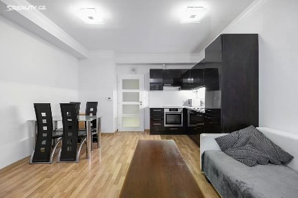 Pronájem bytu 2+kk 47 m² Jeseniova, Praha - Žižkov