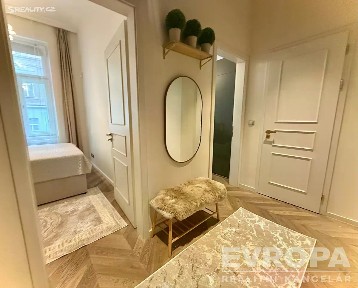 Pronájem bytu 2+kk 38 m² U Zvonařky, Praha - Vinohrady