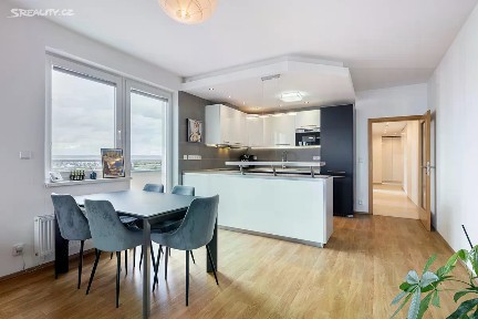 Prodej bytu 3+kk 81 m² Hornoměcholupská, Praha - Horní Měcholupy