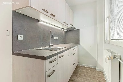 Pronájem bytu 1+kk 27 m² Vodárenská, Kladno - Kročehlavy