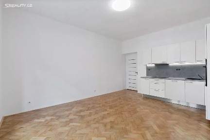 Prodej bytu 2+kk 46 m² Na Pankráci, Praha - Nusle