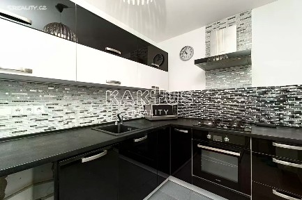 Pronájem bytu 2+1 55 m² Svazácká, Ostrava - Zábřeh