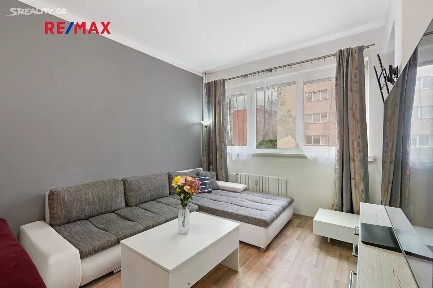 Prodej bytu 1+1 41 m² U bazénu, Praha - Písnice