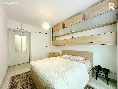 Pronájem bytu 2+1 51 m² Plavecká, Praha - Nové Město