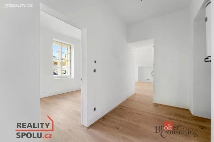 Prodej bytu 2+kk 70 m² Slavíkova, Jince