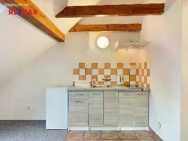 Pronájem bytu 1+kk 24 m² Hřbitovní, Mirovice
