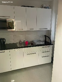 Pronájem bytu 1+1 35 m² V Kopečku, Hradec Králové