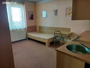 Pronájem bytu 1+kk 24 m² Zborovská, Kolín - Kolín II