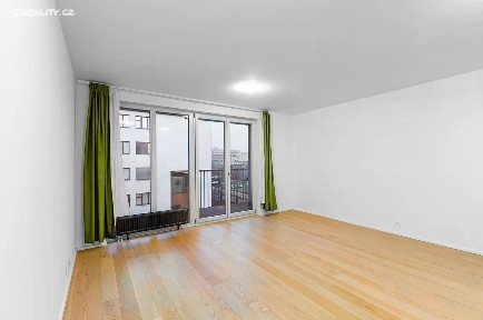 Pronájem bytu 1+kk 40 m² Archangelská, Praha - Vršovice