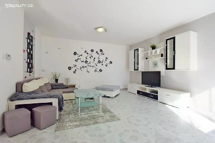 Pronájem rodinného domu 380 m², pozemek 1000 m² Pod viaduktem, Praha - Stodůlky