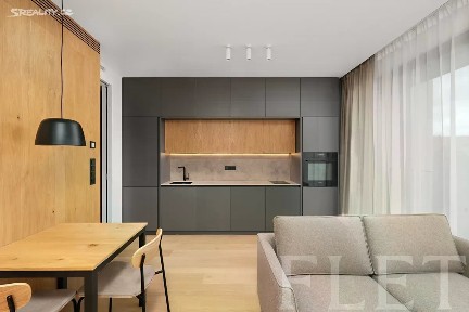 Praha, Praha 6, Bubeneč, Vítězné náměstí, 8