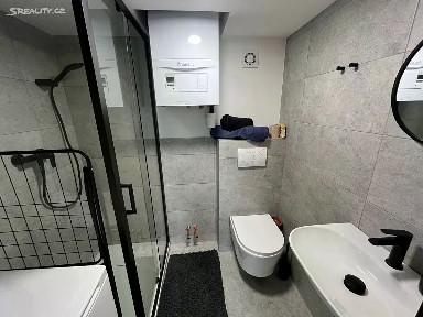 Pronájem bytu 1+kk 18 m² Jaromírova, Praha - Nusle