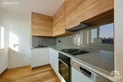 Zlín, Budovatelská