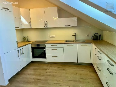 Pronájem bytu 3+kk 77 m² Přední, Brno - Černovice