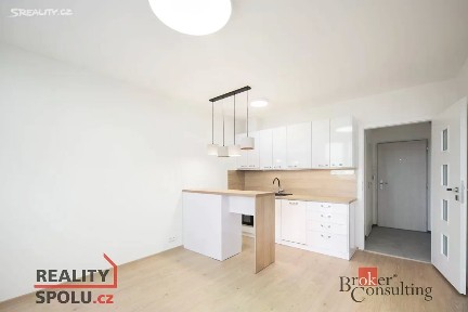 Prodej bytu 1+kk 21 m² Sokolovská, Plzeň - Severní Předměstí