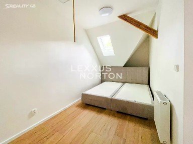 Pronájem bytu 2+kk 81 m² 8. listopadu, Praha - Břevnov