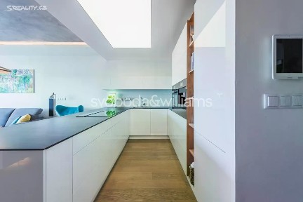 Pronájem bytu 3+kk 111 m² V Přístavu, Praha - Holešovice