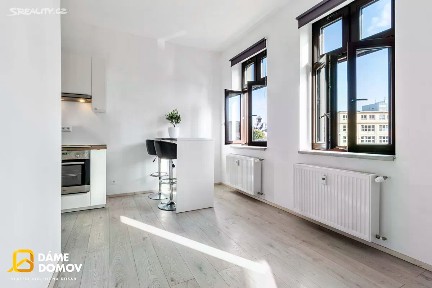 Pronájem bytu 1+kk 34 m² Jankovcova, Praha - Holešovice