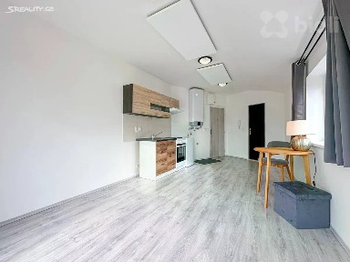 Prodej bytu 1+kk 22 m² Škvorec - Třebohostice