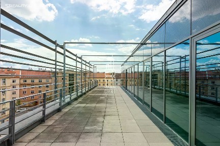 Pronájem kanceláře 603 m² Jankovcova, Praha - Holešovice