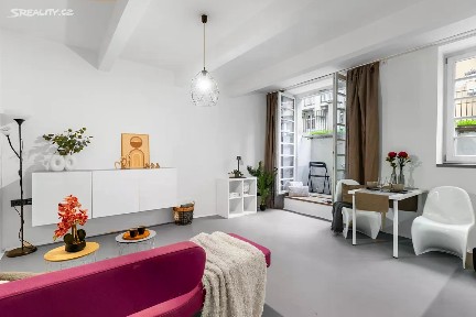 Prodej bytu 2+kk 54 m² Českomalínská, Praha - Bubeneč
