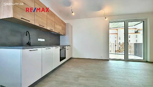 Pronájem bytu 2+kk 44 m² Vyšehradská, Praha - Nové Město