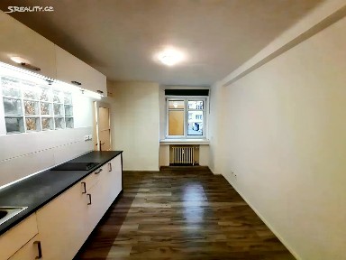 Pronájem bytu 1+kk 22 m² Bajkalská, Praha - Vršovice