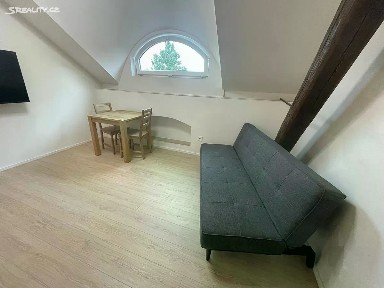 Pronájem bytu 2+kk 31 m² Vinařice