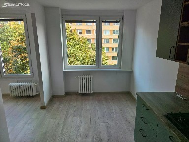 Pronájem bytu 3+1 69 m² Vokáčova, Praha - Michle