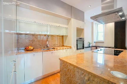 Milovice, Nymburk, Mladá, Topolová