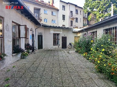 Pronájem obchodního prostoru 20 m² Švehlova, Hradec Králové