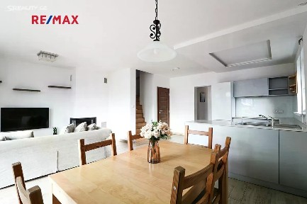 Pronájem rodinného domu 160 m², pozemek 83 m² K Hrnčířům, Praha - Šeberov
