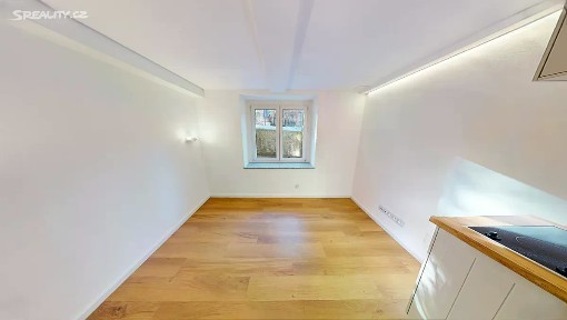 Pronájem bytu 1+kk 17 m² Nad Kajetánkou, Praha - Břevnov