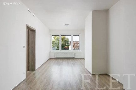 Pronájem bytu 1+kk 41 m² Petrohradská, Praha - Vršovice