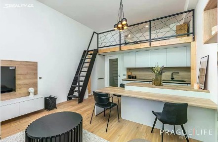 Pronájem bytu 1+kk 48 m² Malešická, Praha
