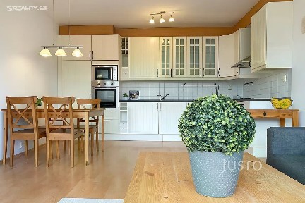 Pronájem bytu 2+kk 53 m² Štěpařská, Praha - Hlubočepy