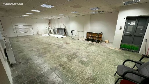 Pronájem skladového prostoru 90 m² náměstí Bratří Synků, Praha - Nusle