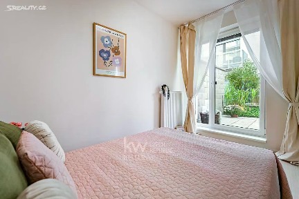 Prodej bytu 2+kk 33 m² náměstí Bratří Jandusů, Praha - Uhříněves