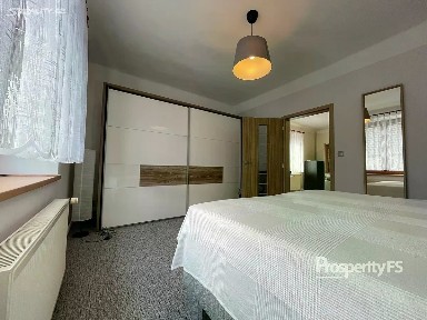 Pronájem bytu 3+1 103 m² Osvobození, Stochov
