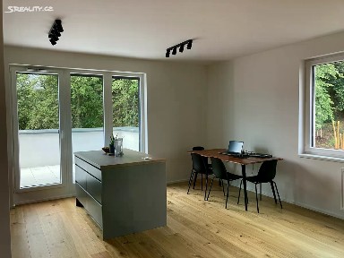 Pronájem bytu 3+kk 75 m² Pod Hliníkem, Libčice nad Vltavou