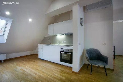 Pronájem bytu 2+kk 77 m² Sokolovská, Praha - Karlín